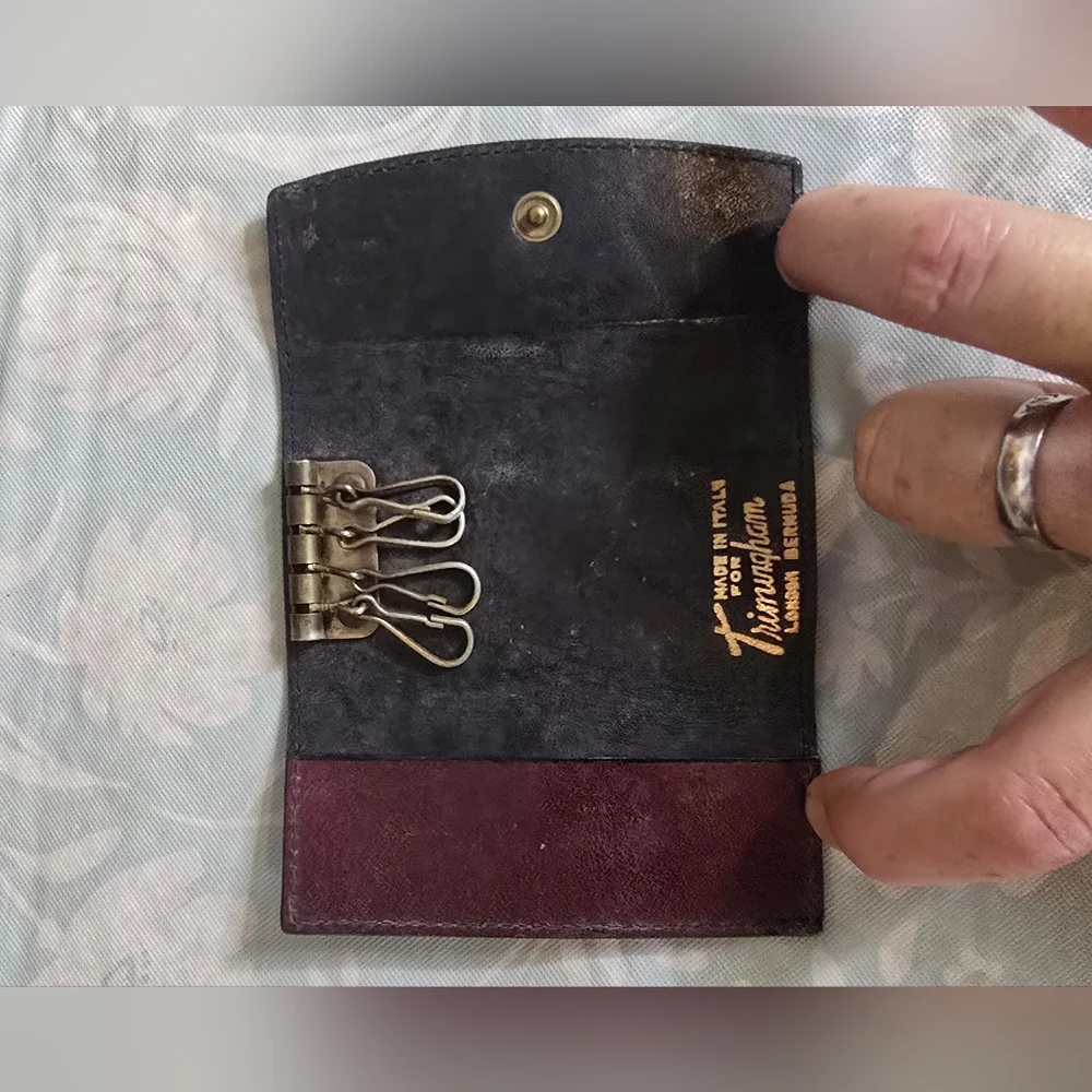 Princess Gardner Vintage Leather Key Holder Dark Brown with Gold Accent Italy